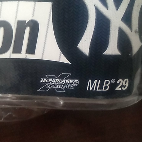 Thurman Munson McFarlene collectible figurine - Picture 2 of 4